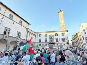 Viterbo - Piazza del Comune - Flash mob per Gaza e una raccolta fondi per la missione umanitaria Global Sumud Flotilla