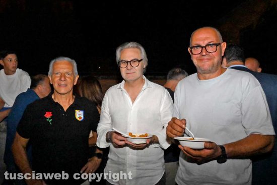 Viterbo - Santa Rosa - Mille persone per “Le penne sotto la macchina” - Massimo Mecarini, il questore Luigi Silipo e Luigi Aspromonte