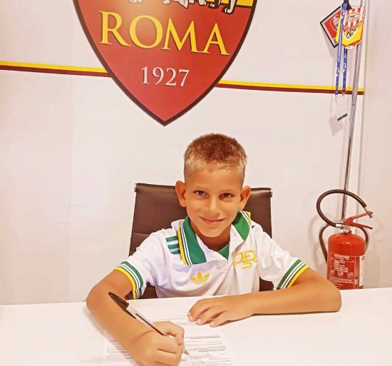 Gabriele Crispino firma per la Roma