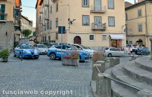 Aggressione a San Faustino - L'arrivo delle volanti della polizia