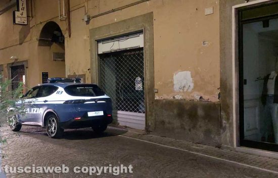 Viterbo - Centro storico - Via Roma - Una pattuglia della polizia