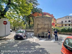 Viterbo - Via del Crocifisso a senso unico
