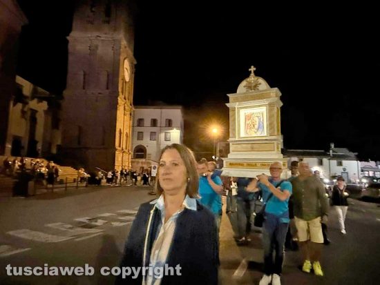 La processione con la sacra immagine della Madonna della Quercia - L'assessora Elena Angiani