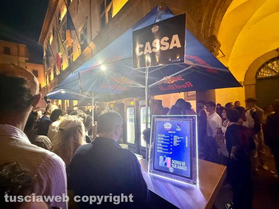 Viterbo - Notte Rosa, la città diventa una grande discoteca