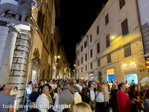 Viterbo - Notte Rosa, la città diventa una grande discoteca