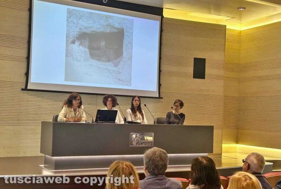 Tomba Oceane - La presentazione del progetto di restauro - Beatrice Casocavallo, -Federica Celloni, Sara Pascucci e Mariangela Santella