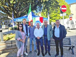 Vetralla - Ieri in piazza Santa Maria del Soccorso il gazebo di Fratelli d'Italia