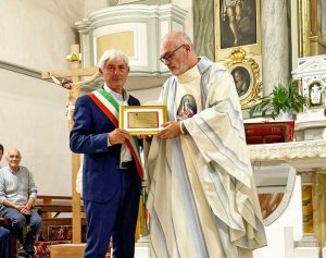 Capodimonte - Don Fedoro Spadavecchia conclude il suo servizio pastorale
