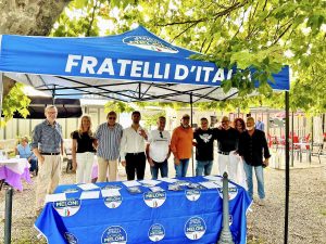 Bolsena - Il gazebo di Fratelli d'Italia