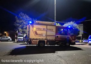 Montefiascone - Allarme per una fuga di gas in un palazzo a piazzale Roma - L'intervento dei vigili del fuoco