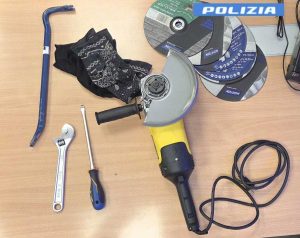 Viterbo - Polizia - Furto alla Grotticella