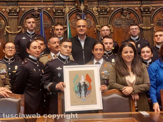 Viterbo - La cerimonia di consegna dei fondi raccolti alla Straviterbo