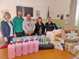 Bassano Romano - I cacciatori donano materiale alle scuole