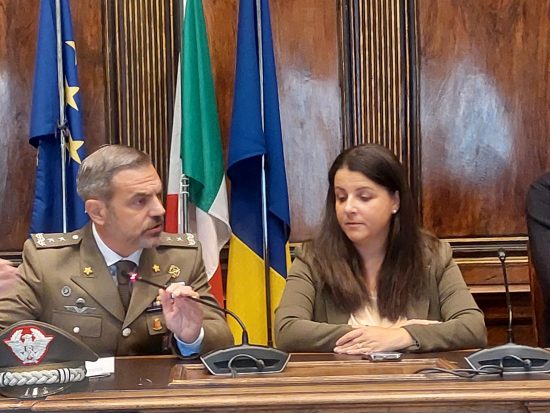Viterbo - La cerimonia di consegna dei fondi raccolti alla Straviterbo - Maurizio Taffuri e Chiara Frontini