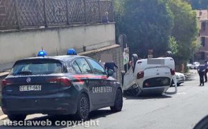 Capranica - Scontro tra due auto, una ribalta 