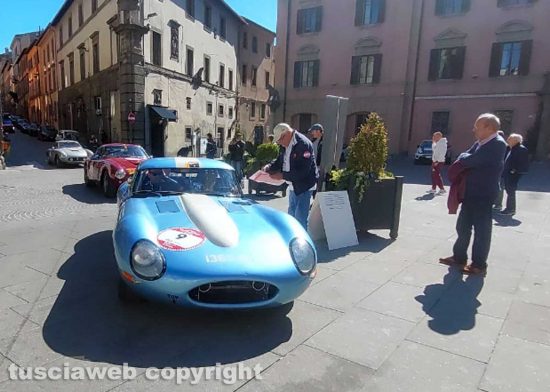 Viterbo - La Modena Cento ore attraversa il centro