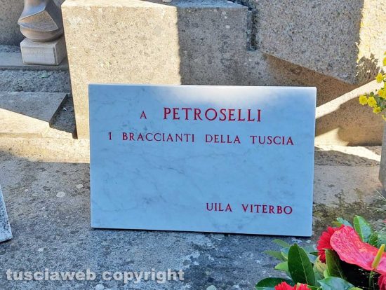 Viterbo - Commemorazione Luigi Petroselli - La targa della Uila