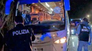 Rieti - Sassate contro il pullman dei tifosi del Pistoia basket, ucciso il secondo autista