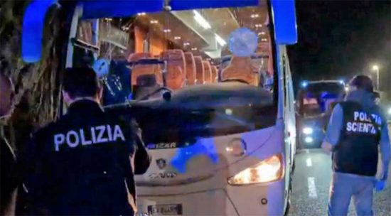 Rieti - Sassate contro il pullman dei tifosi del Pistoia basket, ucciso il secondo autista