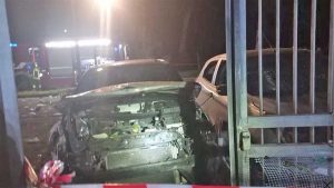 Bomba davanti alla casa di Sigfrido Ranucci, distrutte le auto del giornalista e della figlia