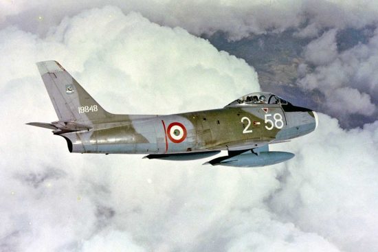 Un F-86 in volo