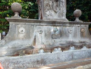 Viterbo - La fontana di Bagnaia