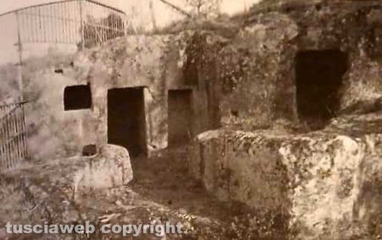 Tombe nell'area di Statonia