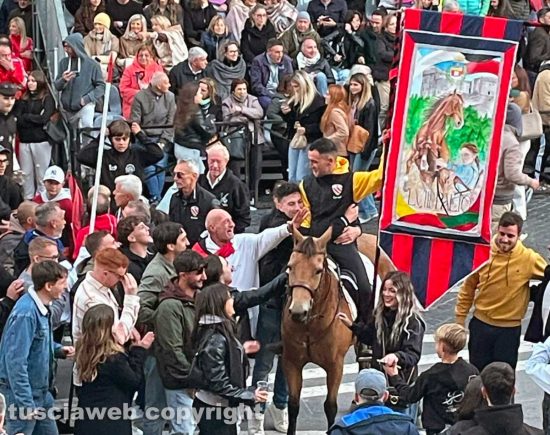 Soriano nel Cimino - La contrada Rocca vince il palio della 58esima edizione della sagra delle castagne