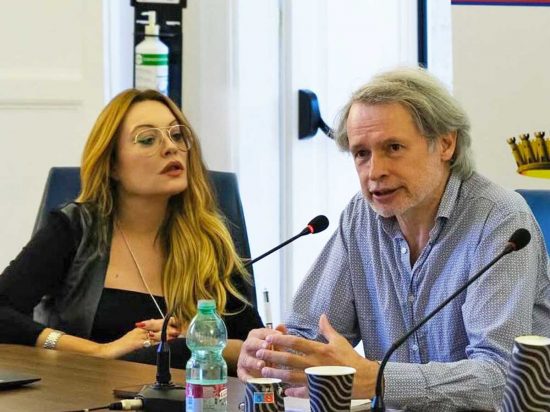 Stefania Calapai. presidente Angelo Azzurro Onlus e Lorenzo Benedetti, curatore 3500cm2