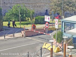 Civitavecchia - La sbarra all'ingresso del porto