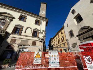 Viterbo - I lavori alla torre civica di piazza del Comune