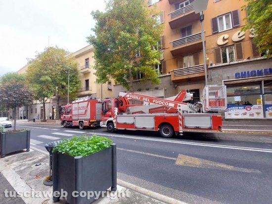 Viterbo - Via Marconi - Intervento dei vigili del fuoco