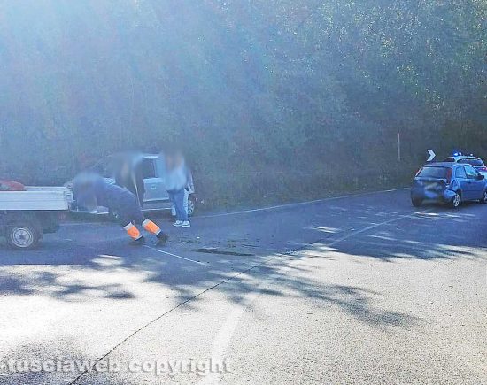Vetralla - Scontro Aperto - auto sulla Cassia
