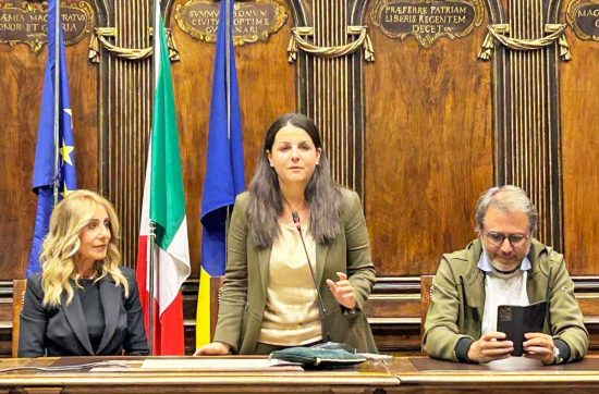 Attestato di merito sportivo alla runner Susanna Pecoroni