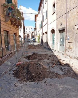 Tuscania - Cantieri aperti in paese 