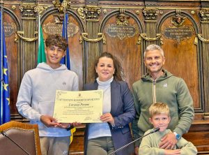 Viterbo - La consegna dell'attestato a Lorenzo Perone