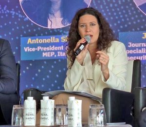 Valencia - "Sicurezza, libertà e competitività", Antonella Sberna (FdI) al centro del dibattito Ecr sul digitale