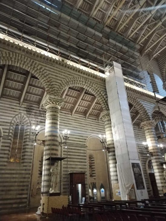 I lavori all'interno del Duomo di Orvieto