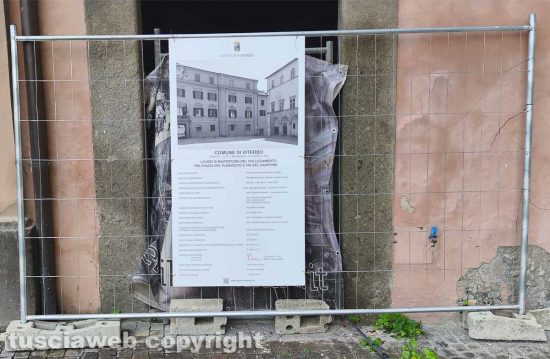 Viterbo - Il passaggio tra piazza del Comune e via del Ganfione