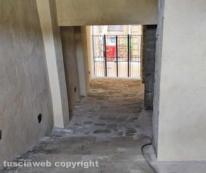 Viterbo - Il passaggio tra piazza del Comune e via del Ganfione