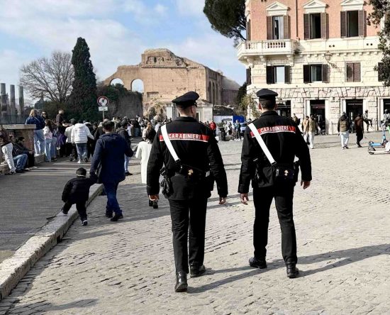 Roma - Carabinieri - Controlli contro borseggi e furti