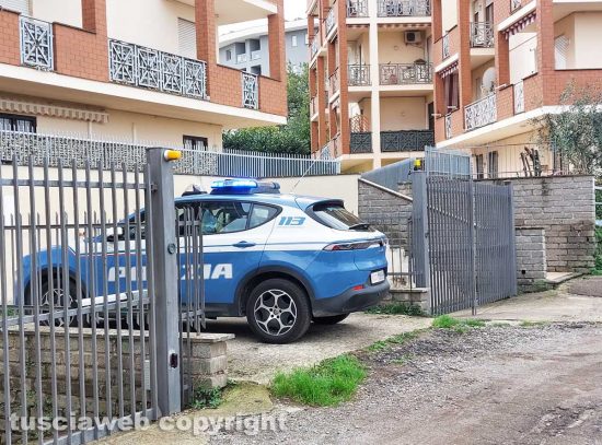 Viterbo - Tragedia in via Rosmini - La polizia sul posto 