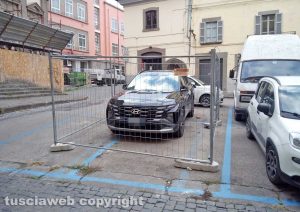 Viterbo - Le transenne in piazza Luigi Concetti