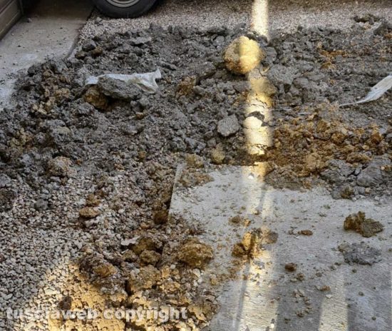 Orte - Le macerie nel piazzale