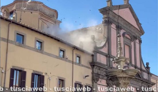 Viterbo - Crolla parte del tetto della chiesa già sede del tribunale