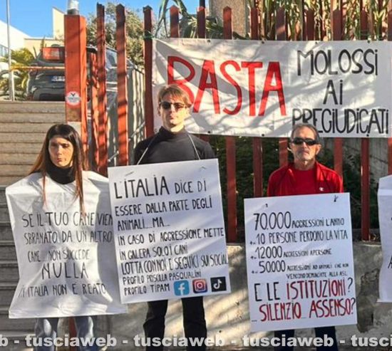 Civitavecchia - Sit-in in tribunale per la tragica morte di Paolo Pasqualini
