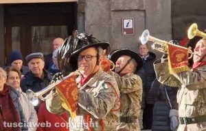 A Montefiascone il raduno provinciale dei bersaglieri con fanfare e labari