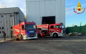 Civitavecchia - Bombola di acetilene in fiamme al porto