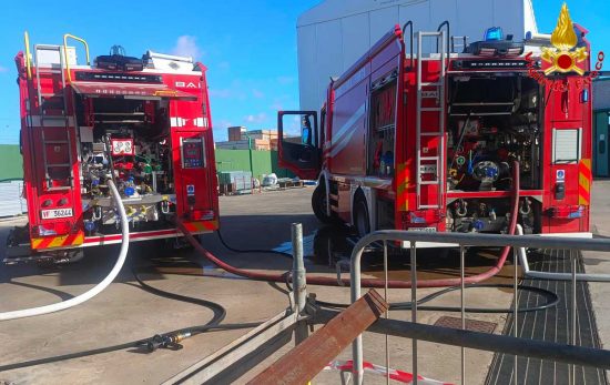 Civitavecchia - Bombola di acetilene in fiamme al porto