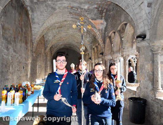 Viterbo - La prima domenica d'avvento - Il vescovo Francesco Orazio Piazza con gli scout